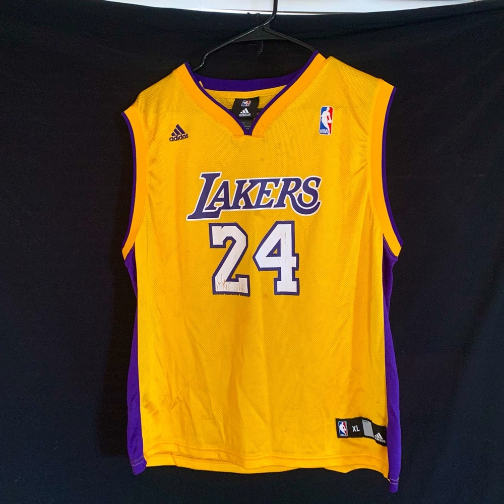 Lakers NBA Youth Kobe Bryant Jersey size XL